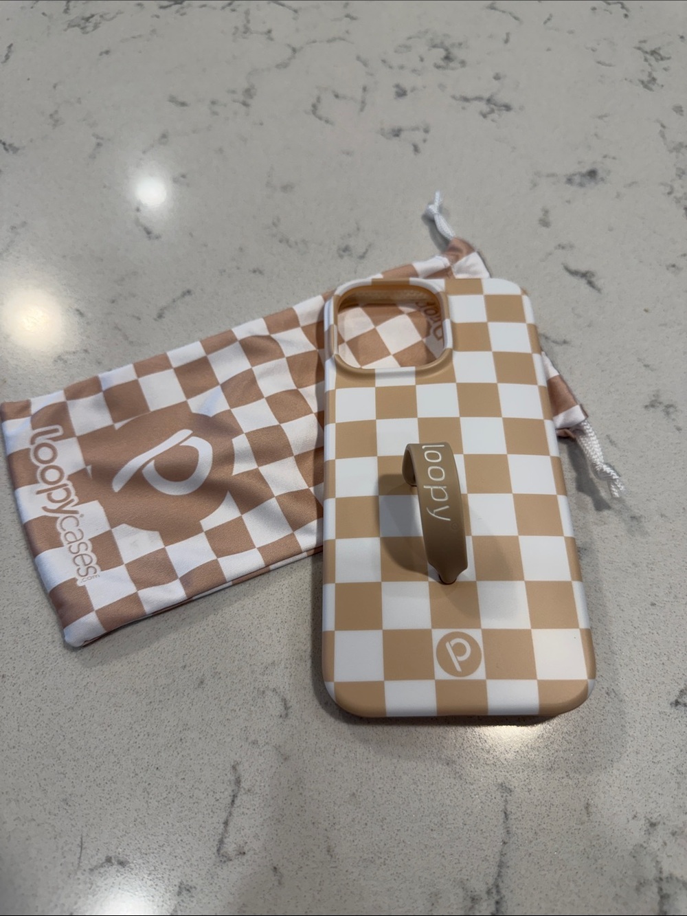Loopy Case Beige and White Checkered Phone Case Loopy Strap iPhone 14 Pro Max